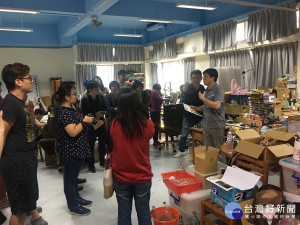  新北市自造者空間暨工具圖書館年度成果發表會，吸引了不少民眾前往工具圖書館參觀。（圖／勞工局提供）