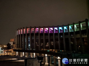 屏東演藝廳音樂及燈光秀　與民眾提前歡慶耶誕