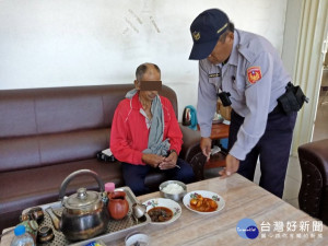 單騎出遊不慎迷途　屏警助失蹤老翁返家團圓