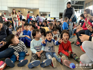 機捷A10化身波力親子樂園   聖誕節大小朋友獻愛心嗨翻同樂