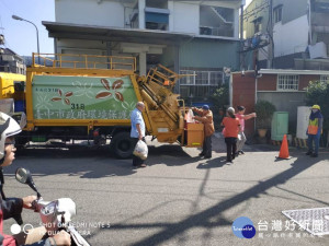 台中市環保局元旦連續假日加強清運垃圾。(圖/台中市政府)