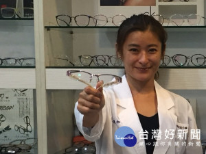 台南市驗光師公會常務理事、愛唯爾視光中心店長洪佩如驗光師。
