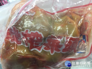台北市衛生局抽驗醃漬蔬果、蜜餞食品及脫水蔬果，發現1件「淡榨菜頭」檢出防腐劑苯甲酸含0.82g/kg（標準：0.6g/kg以下）超標。（圖／台北市衛生局）