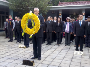 國民黨主席吳敦義率黨務主管等前往大溪夌寢獻花致敬。
