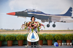 為進一步落實國防武器自主研製相關政策，行政院院會今（17）日通過國防部擬具的《國防產業發展條例》草案，將函請立法院審議。（圖／漢翔航空工業）