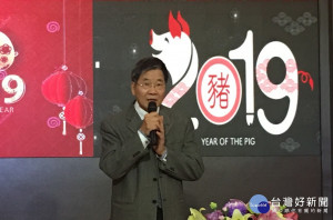 公路總局二區工程處長陳嘉盈指出新春公路運輸有多項措施。（記者扶小萍攝）
