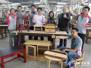 職訓木工家具1/28首賣，僅市價5成。


