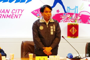 通局長劉慶豐說明「桃園輕鬆GO」手機APP，歡迎市民朋友多多下載運用。