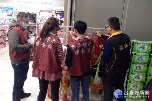 桃園市政府經濟發展局及消保官抽查市面上的春節、元宵節應節商品，發現有13.5%的商品標示不合格。
