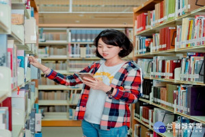 長榮大學智能機器人，可以在LINE輕鬆逛圖書館。