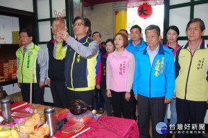 大東門福德祠慶祝土地公生祝壽祭典由管理人市長林世賢擔任主祭。
