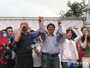 韓國瑜幫謝龍介造勢站台。