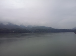 石門水庫上空持續降雨，讓水庫水位持續上升。