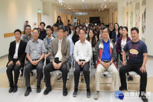 長榮大學書畫藝術系在長榮藝廊舉辦書畫藝術系美展。