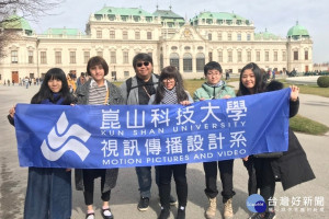 團隊受邀至維也納參與影展活動。