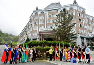 外交部、法務部、內政部及中華國際人權促進會、國際青少年人權協會合辦 「亞太青少年人權高峰會」，29日在溪頭米堤大飯店開幕。
