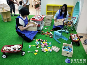 許多家長帶小朋友到館使用後不願配合收拾玩具造成工作人員困擾。