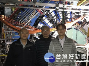 由右至左楊毅、漢翔公司莊永瑞、陳重德，參訪美國BNL。