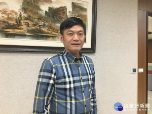 南投縣副議長潘一全期勉南投子弟要爭氣爭出好成績。（記者扶小萍攝）
