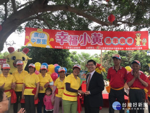 幸福小黃串聯極限村落-旗山中寮里。（圖／記者逄緯喆攝）