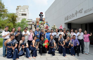 「2019雲林縣北港藝鎮文化季」創作兼具傳統工藝與表演藝術特色的創意藝閣，並邀請日本弘前睡魔花燈車一同參與「北港朝天宮媽祖」遶境踩街展演。（記者陳昭宗拍攝）