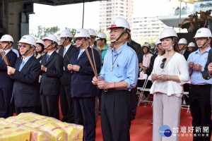 高市總圖共構會展文創會館上樑儀式。（圖／記者李祖東攝）