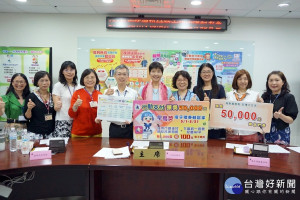 財政部北區國稅局舉行「107年度所得稅結算申報宣導記者會」，呼籲多多利用網路報稅省時又便利。