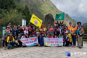 北門高中與台南女中辦麟趾山會師健行活動。