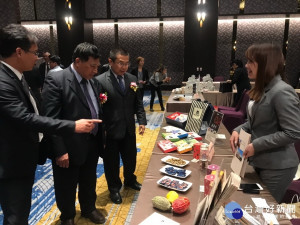 南投縣府偕同觀光等業者到台北行銷春旅專案。