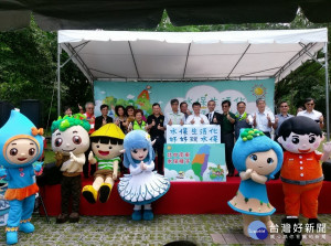 水保局各地吉祥物聚集宣導水保月活動。（水保局提供）