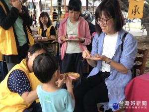 2019「經典生活Ｘ五感體驗」主題之一，奉茶及洗腳報恩的活動。