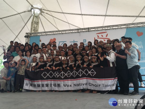 台灣原聲童聲合唱團在微熱山丘演出轟動全場。（記者扶小萍攝）