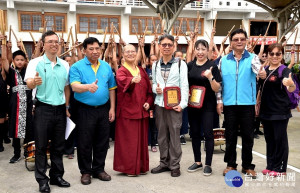 2019年南投縣真佛宗民俗文化嘉年華暨華光盃民俗體育競賽，5日在南投縣草屯鎮真佛宗台灣雷藏寺熱鬧展開。