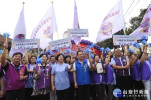 彰化縣守護幼苗一把照計畫啟動，縣長王惠美、和美鎮長阮厚爵與五社區志工一起啟動計畫。
