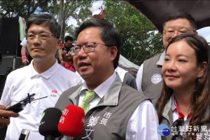 針對在臉書上貼文支持蔡英文總統代表民進黨贏取第二個任期，桃園市長鄭文燦接受媒體訪問。