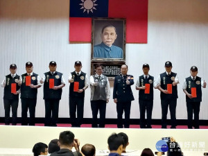 挾持人員事件落幕 鄭文燦市長頒獎表揚有功員警