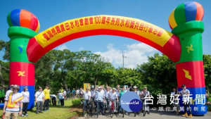 市長與貴賓及市民朋友合影


