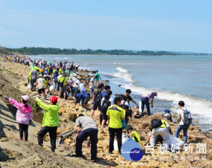 為了響應世界海洋日，桃園市在永安漁港舉行「2019世界海洋日．桃園淨海總動員」