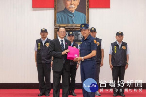 桃園企業聯合會副理事長簡瑞璋代表致贈50萬元慰問金
