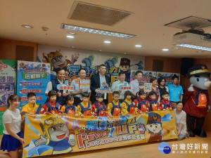 為落實防災教育從小紮根，消防局在暑假期間推出14場次兒童消防夏令營活動。（圖／記者黃村杉攝）