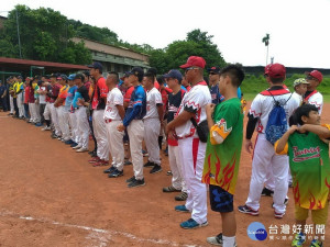 中部地區慢壘隊伍參與主委盃錦標賽。（慢壘會提供）