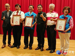 新北20位傑出里長深耕在地服務深受里民肯定！日前獲全國特優表揚