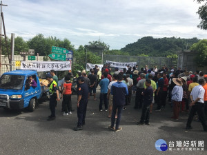 南投市軍功里民群起反對興設殯儀館。（記者扶小萍攝）