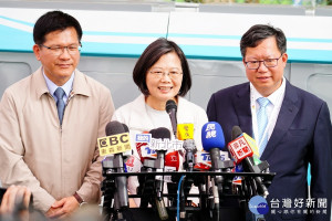 有關美國對台軍售問題，蔡英文總統表示美國政府正在行政作業中。