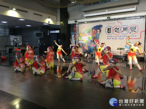 南投民族舞團常應邀赴義大利等地表演。（記者扶小萍攝）