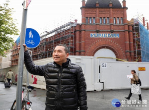 侯友宜訪瑞典Östermalms Saluhall世界第七大市場，空間設計充滿北歐美學風格
