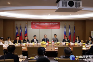 農糧署與日本笠間市簽合作備忘錄。（農糧署提供）
