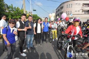 民眾藉由單車活動認識和美。