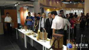 展示場非常熱鬧，各地創作品俱為精緻之作。