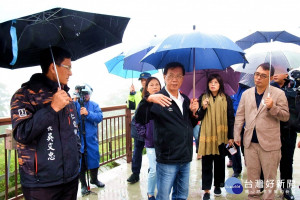 ｢合歡山國際暗空公園｣日前已通過國際暗天協會認證，縣長林明溱15日在仁愛鄉長吳文忠等的陪同下，前往仁愛鄉合歡山昆陽及鳶峰停車場會勘。